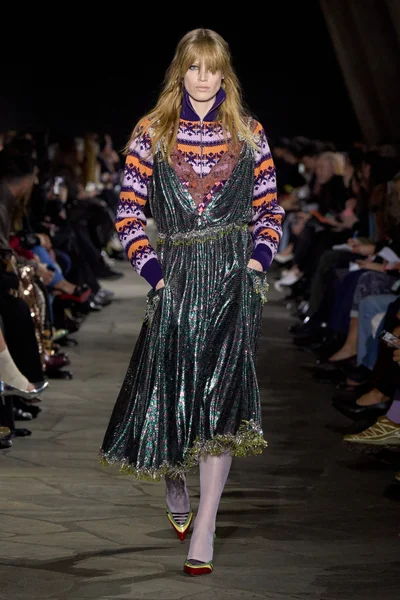 Look 26